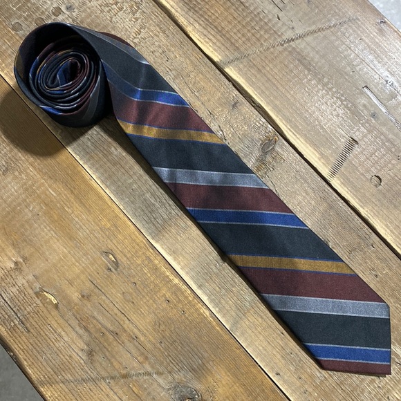 Penguin Tie - Picture 2 of 4